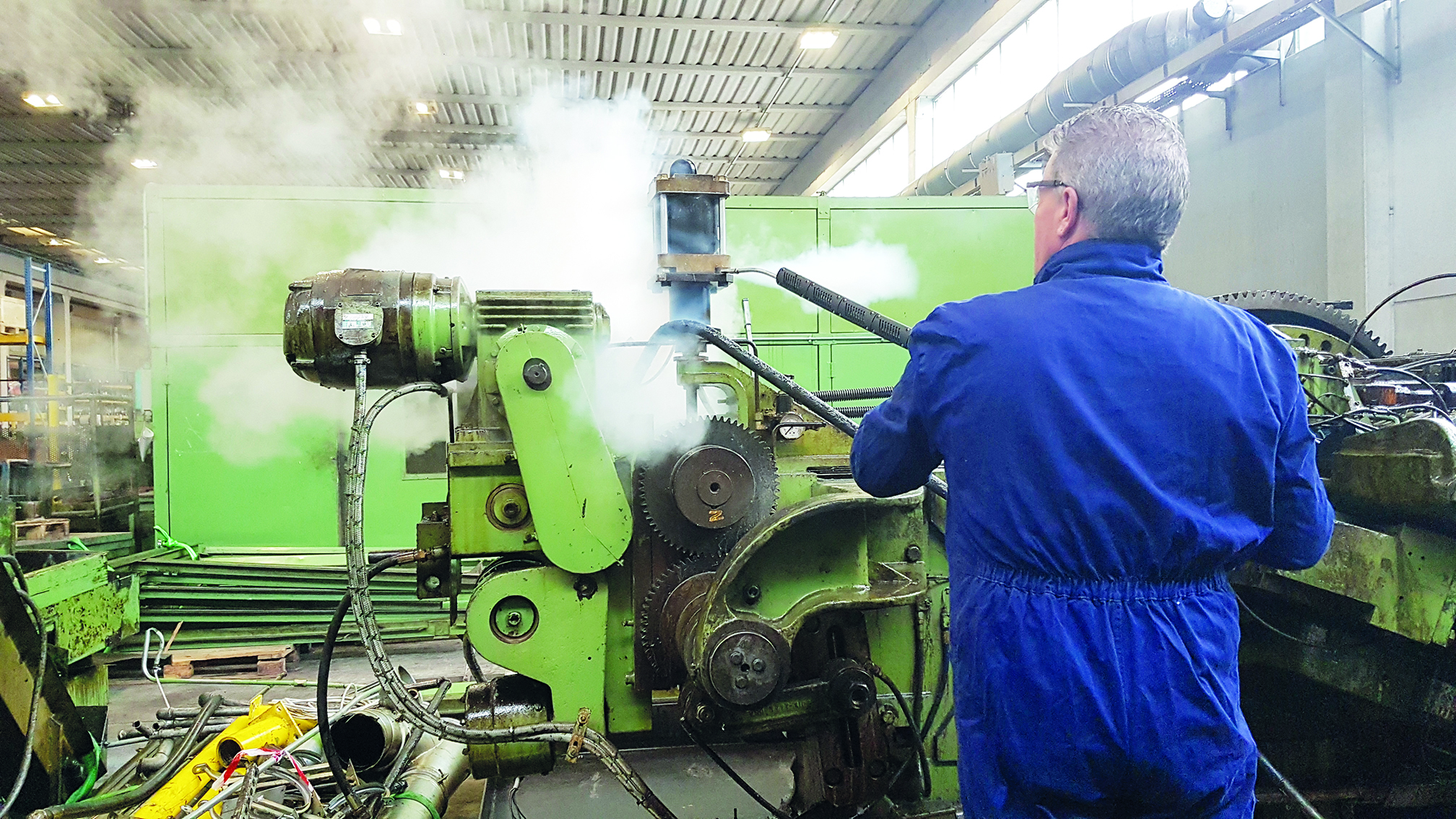 Industrial-steam-cleaning